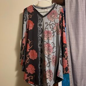 Sz medium long tunic really fun with gray background with rose /coral charcoal